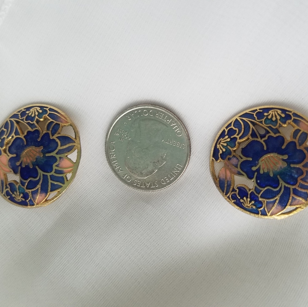 Feminine cloisinne earrings